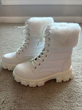 Dolls Kill White Faux Fur Lace-Up Women's Chunky Winter Boots